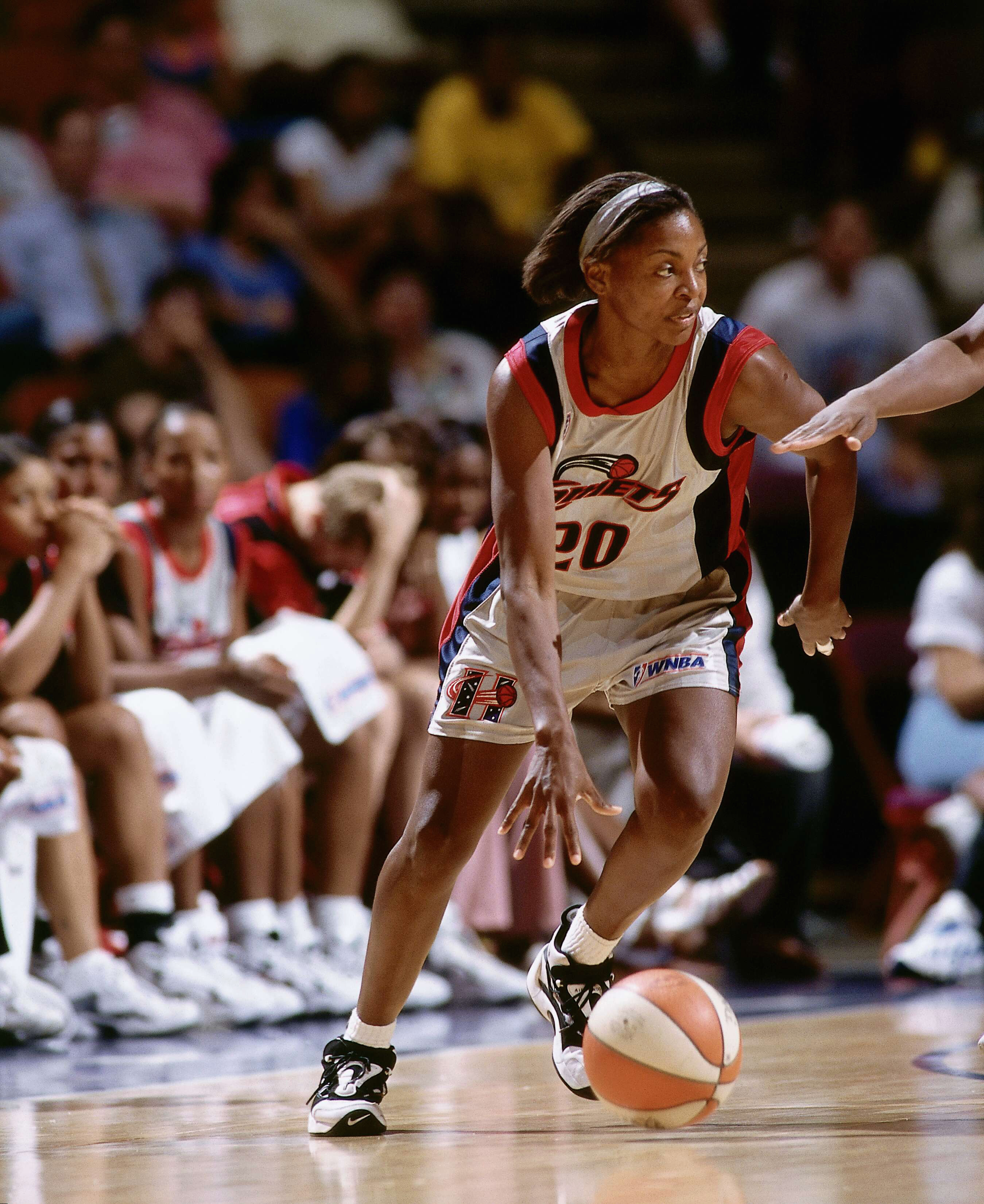 一个影响较 一个影响较